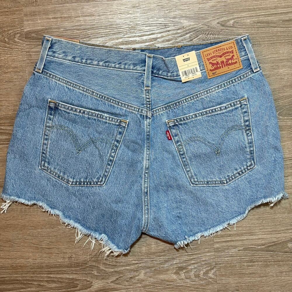 NWT Levi’s 501 Original High Rise Distressed Denim Shorts Size 32 - Picture 10 of 14